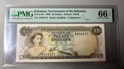 【Blue Auction】✨世界纸币精拍第487期【精】 - 【初版冠军分罕见】巴哈马 1965年20元 A冠 戴着乔治四世国王的王冠的女王肖像 PMG66EPQ 顶级高分 该国政府在1965年起以十进制的“元”作为货币单位，并与美元挂勾。发行时，20美元面额超过了之前最高面额5英镑的票面价值。所有出自第一个发行系列的钞票在今天都深受收藏家欢迎，而具备未流通珍品品相的高面额例子更是愈发珍罕。  