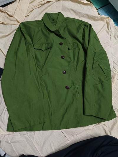 全新65式井用的确良上衣1980年1109厂付2号，肩宽49袖长62衣长71胸围118。 - 全新65式井用的确良上衣1980年1109厂付2号，肩宽49袖长62衣长71胸围118。