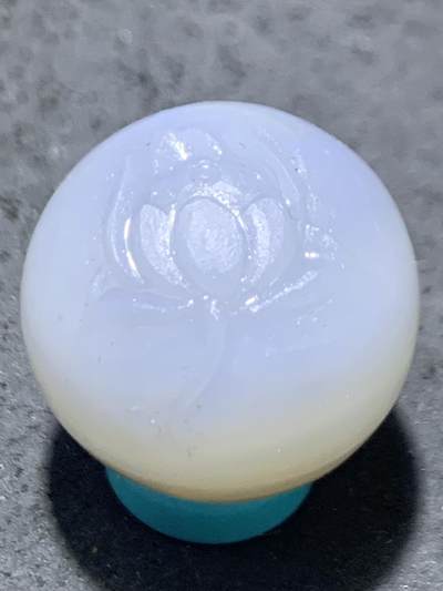 精美高玉化亚光海洋玉髓手工俏色巧雕荷花随形2.0圆珠一个！ - 精美高玉化亚光海洋玉髓手工俏色巧雕荷花随形2.0圆珠一个！