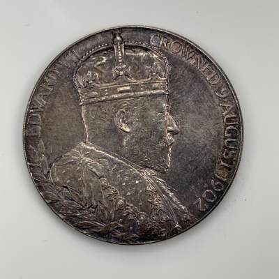 掌中浮雕-藏着的欧洲第013场 - 1902年英国爱德华七世加冕银章，31mm，重13g