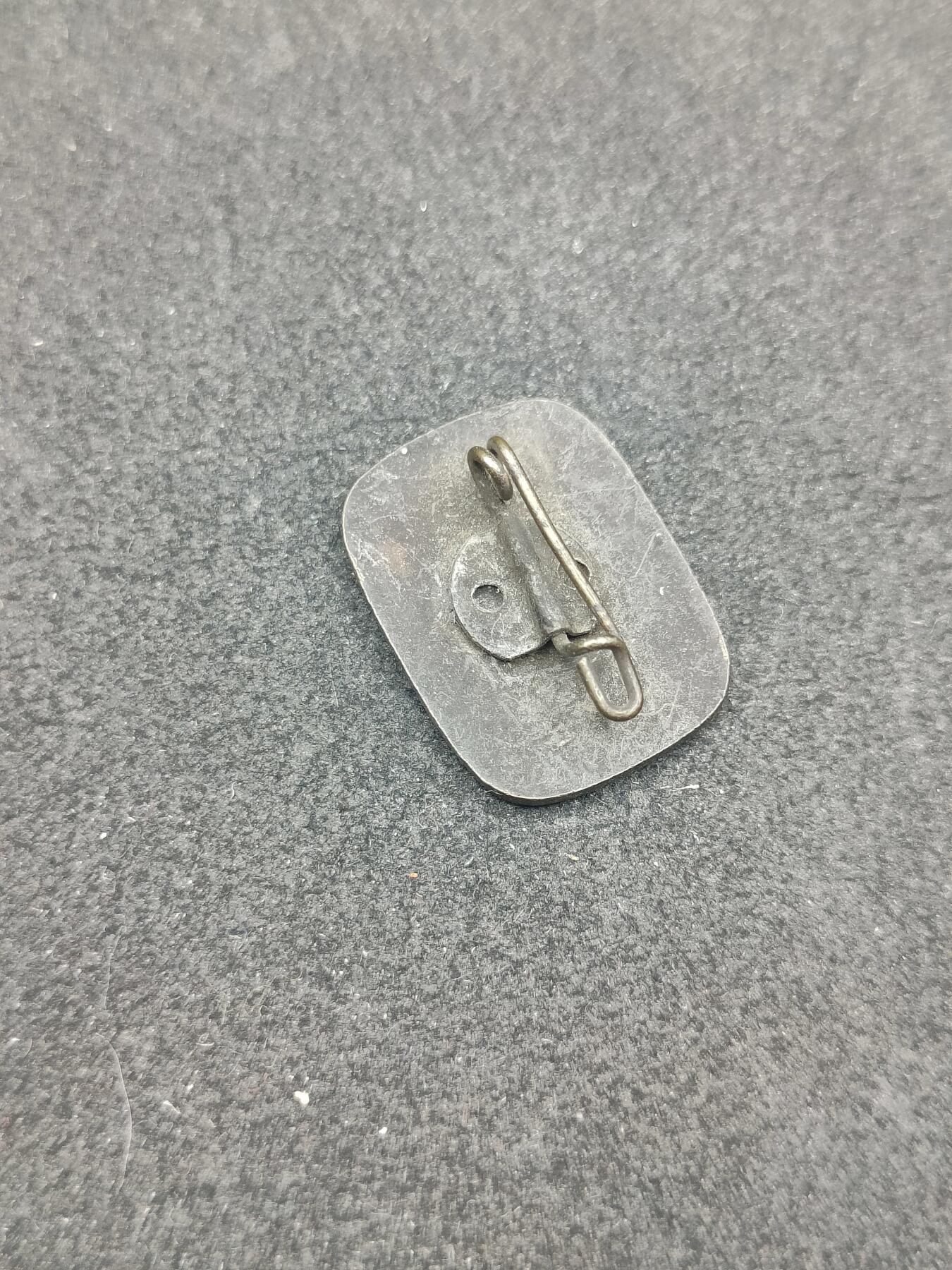 全场0元起拍 第163期 咸鱼国勋章拍卖专场 6月9日（周日）下午6：00开始 东德珐琅徽章