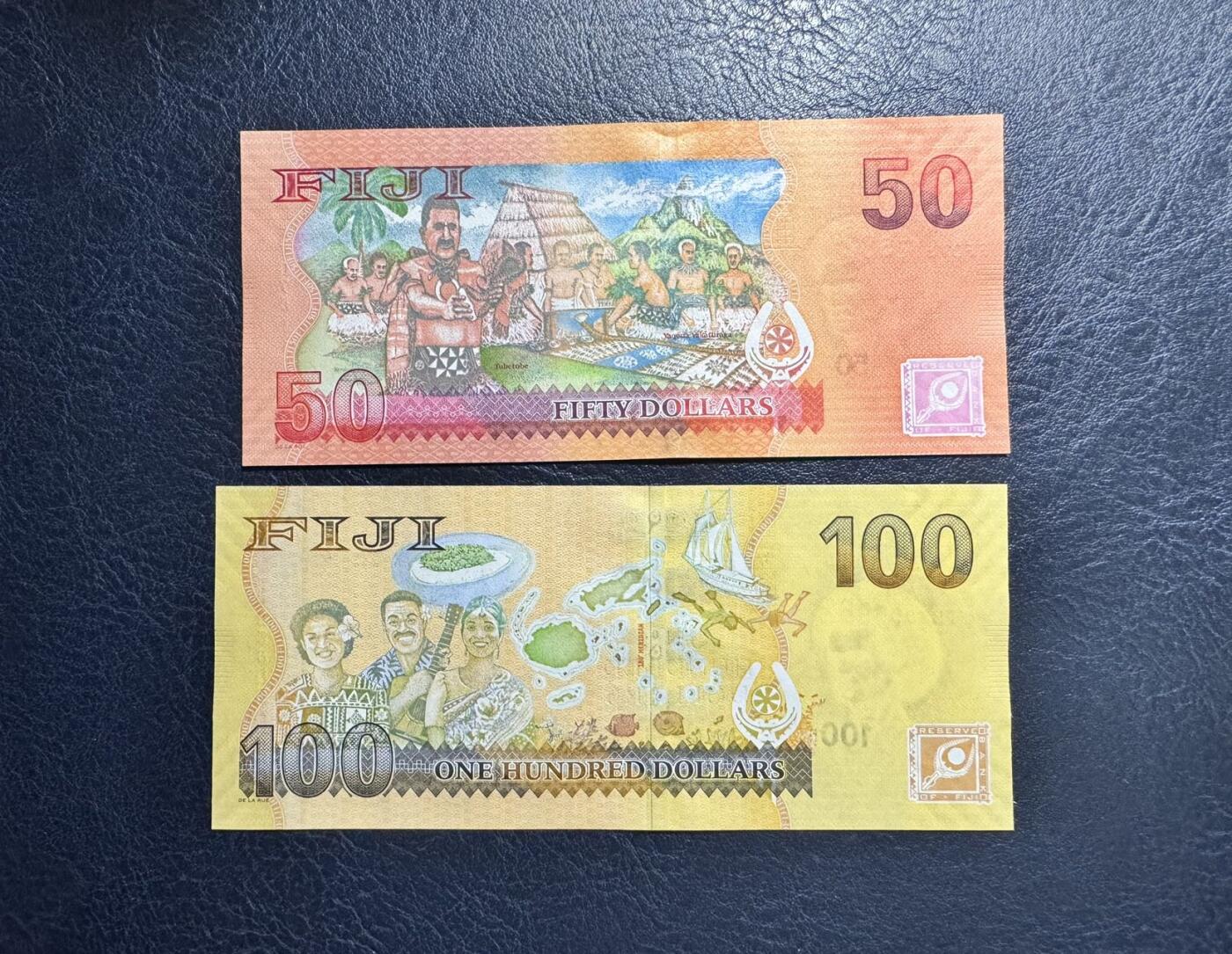 收藏联盟Quantum Auction 第351期拍卖  斐济2013年版50和100元 品相全新UNC 号码无4 斐济珍稀植物 血兰花