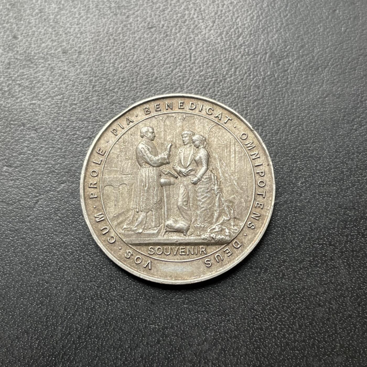 「木头集藏」章牌专场-第42期 1895年法国婚礼银章  直径：28 mm，8.1g，边铭：菱形厂标 野猪头银标 ARGENT 950/1000