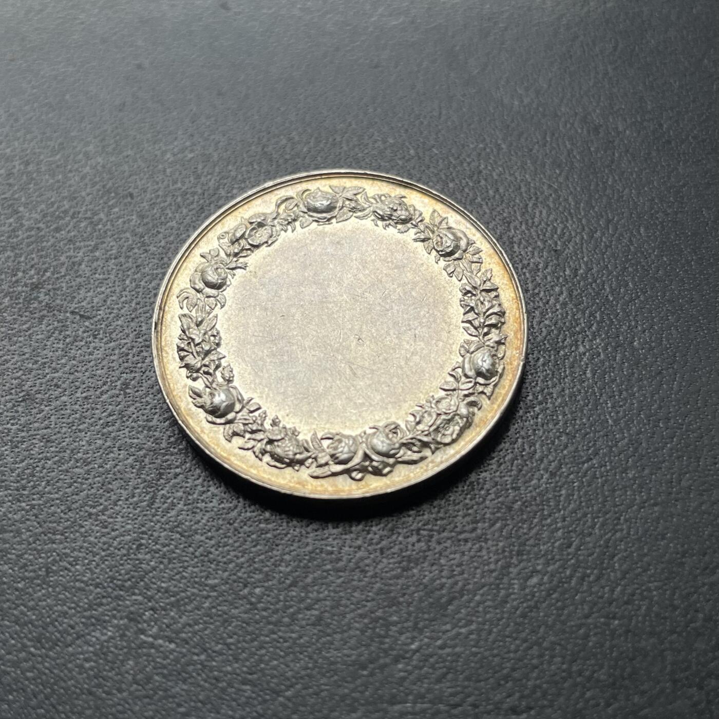 「木头集藏」章牌专场-第42期 法国婚礼银章  直径：28 mm，10.8g，边铭：丰饶角 1ARGENT