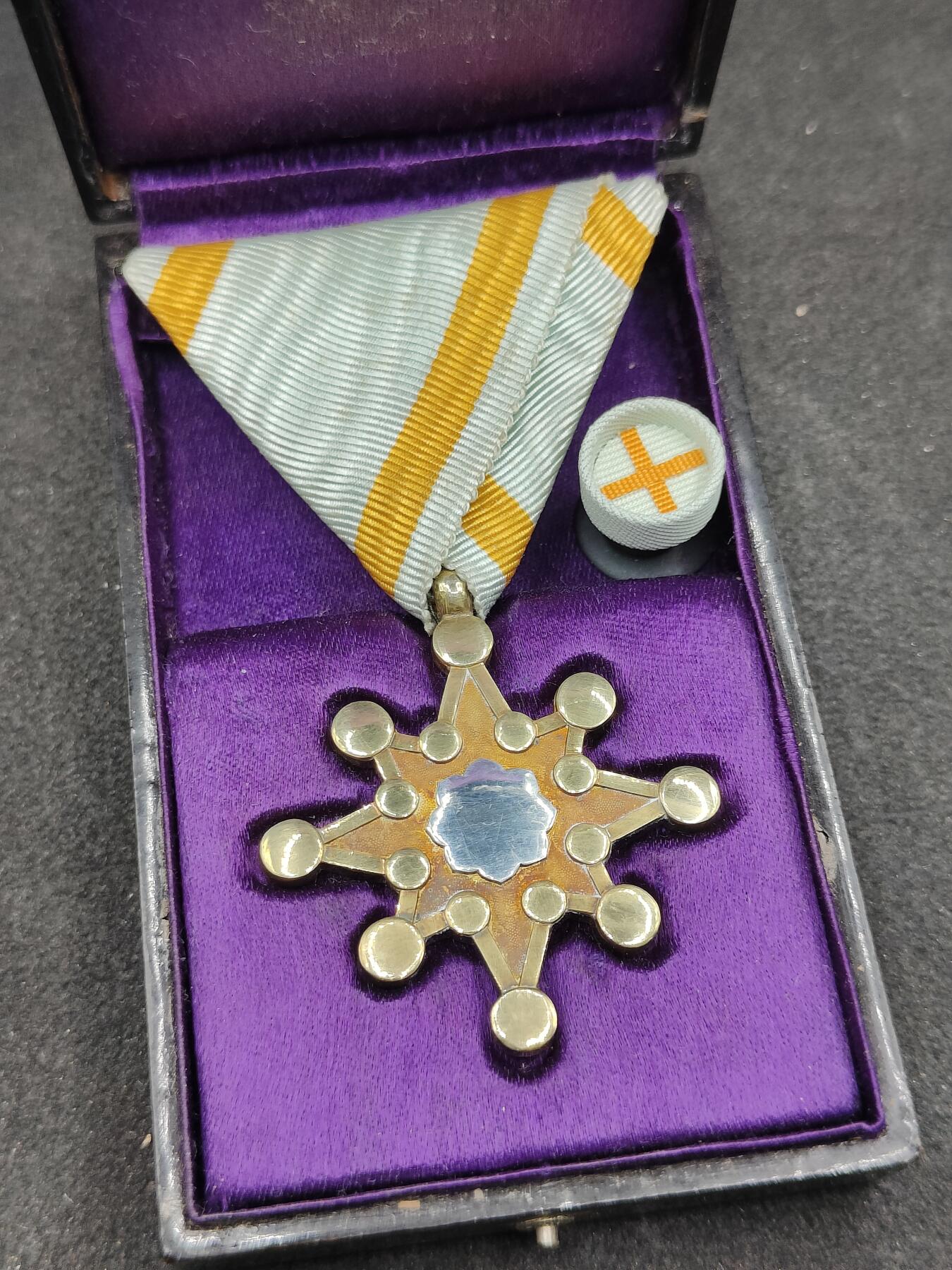 全场0元起拍 第163期 咸鱼国勋章拍卖专场 6月9日（周日）下午6：00开始 稀有m标 美品鎏金完美品 明治时期七等瑞宝章银制带盒略