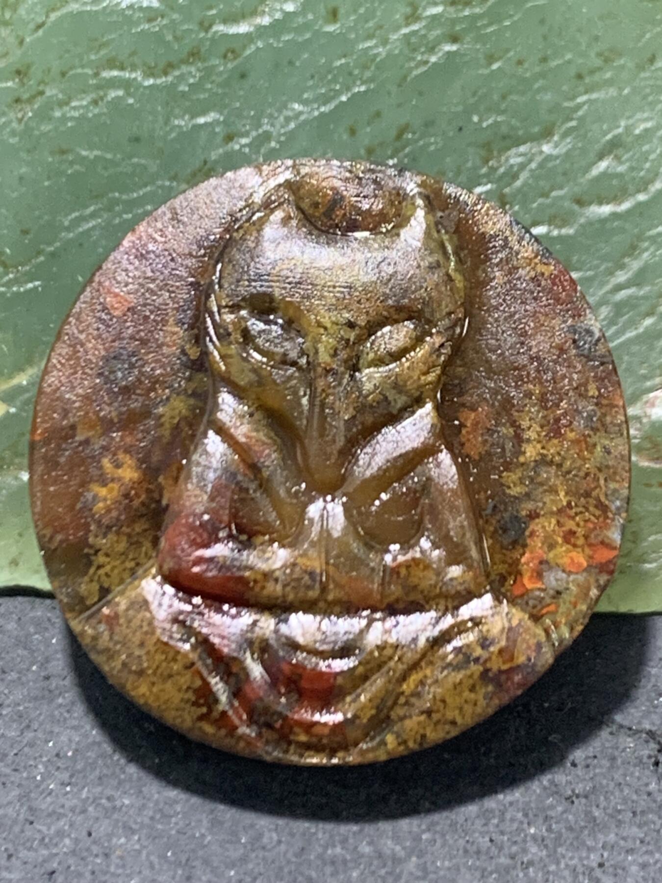 精美亚光高润度冻料草花纹战国红玛瑙手工俏色巧雕灵狐板珠（背云）一个