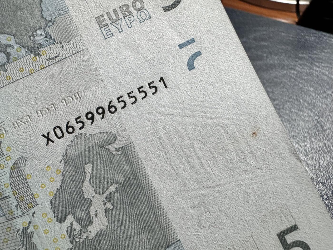 收藏联盟Quantum Auction 第351期拍卖  欧盟国家德国2002年5元两联体 品相UNC-  稀少第一签