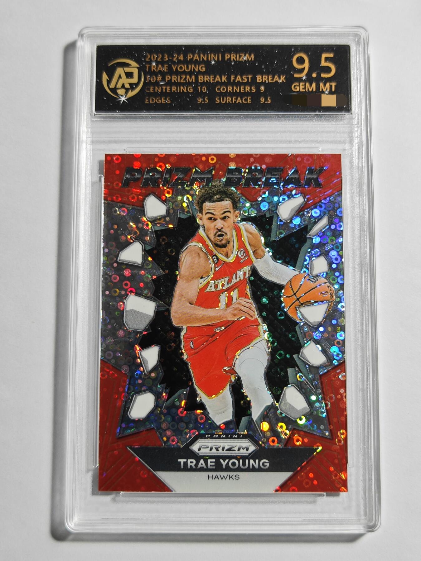【麦稀奇世界钱币展】【德藏】卡牌拍卖 🧲 第14期  NBA 2023-24 PANINI PRIZM 老鹰 特雷杨 泡泡折 特卡 RPA 9.5