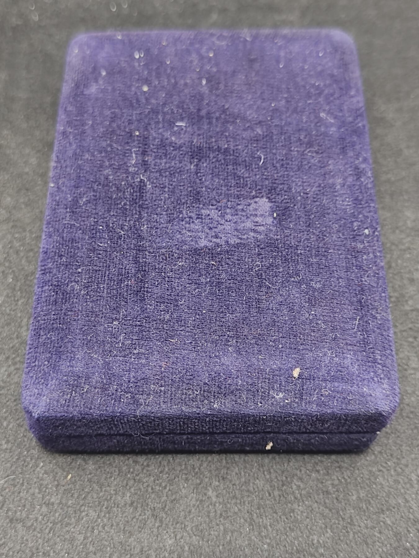 全场0元起拍 第163期 咸鱼国勋章拍卖专场 6月9日（周日）下午6：00开始 朝总联版烫金国徽朝鲜功劳奖章带略