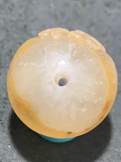 精美冰飘糖心料战国红玛瑙手工雕刻禅字随形珠一颗！ 精美冰飘糖心料战国红玛瑙手工雕刻禅字随形珠一颗！