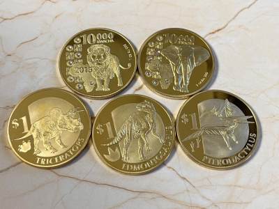 【麦稀奇世界钱币展】【海寕潮】拍卖第113期 - 【海寧潮】赞比亚假币2枚，塞拉利昂假币3枚，仅供对比参考之用