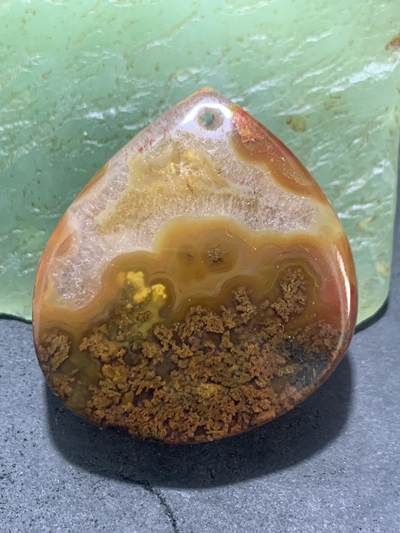 精美亚光冰飘冻料草花纹战国红玛瑙手工俏色巧雕金蟾吊坠（把件）一个 精美亚光冰飘冻料草花纹战国红玛瑙手工俏色巧雕金蟾吊坠（把件）一个