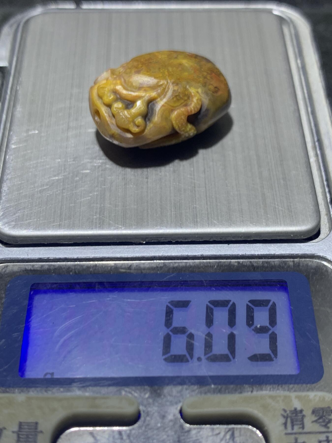 精美亚光草花纹战国红玛瑙手工俏色巧雕灵蛇灵芝勒子一个，