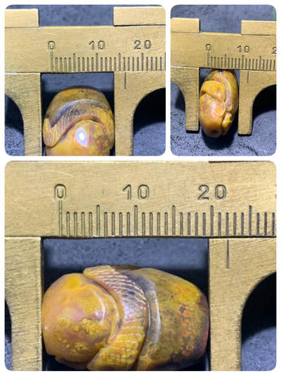精美亚光草花纹战国红玛瑙手工俏色巧雕灵蛇灵芝勒子一个， 精美亚光草花纹战国红玛瑙手工俏色巧雕灵蛇灵芝勒子一个，
