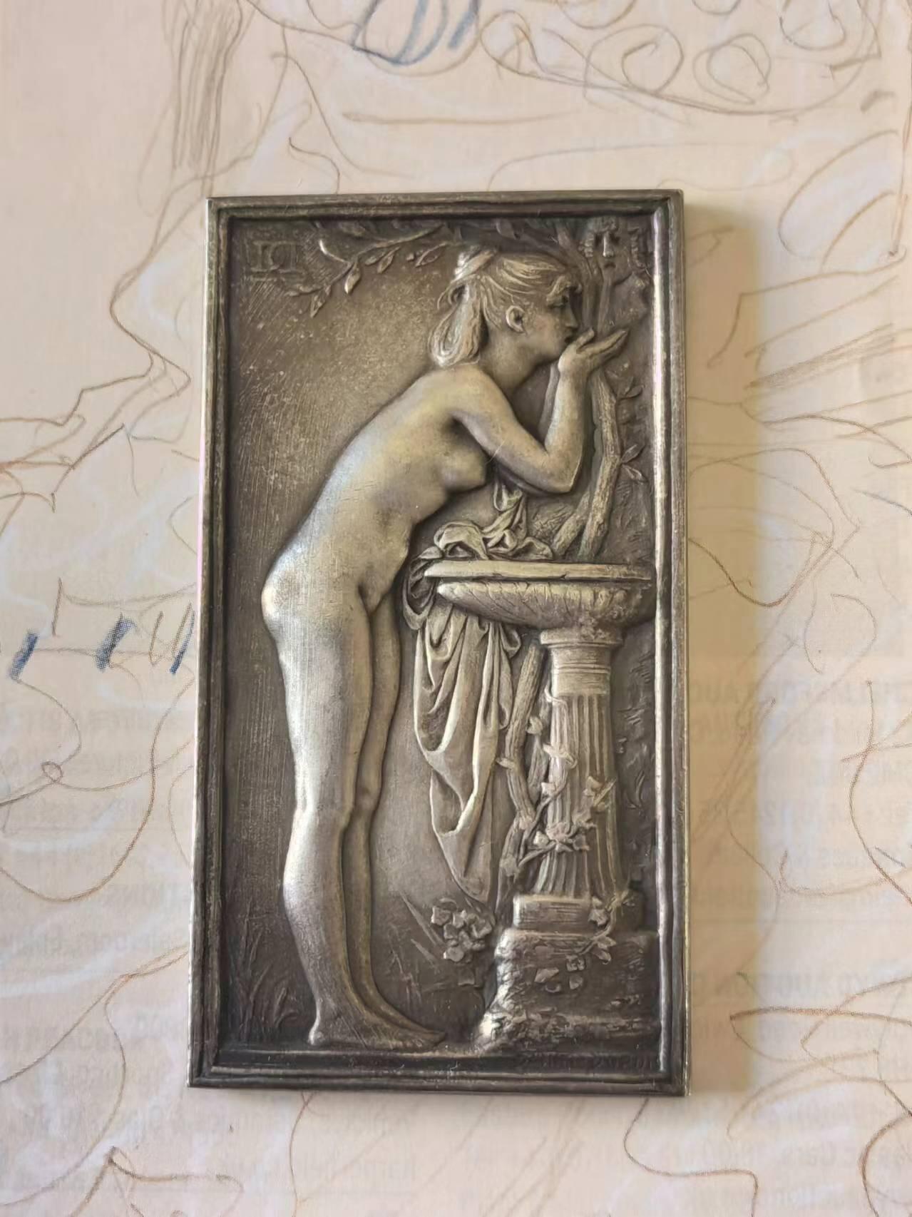 麦稀奇世界钱币展精品章牌第二十四期 法国名章《泉》银章，DUPUIS作品，好品，65x36mm