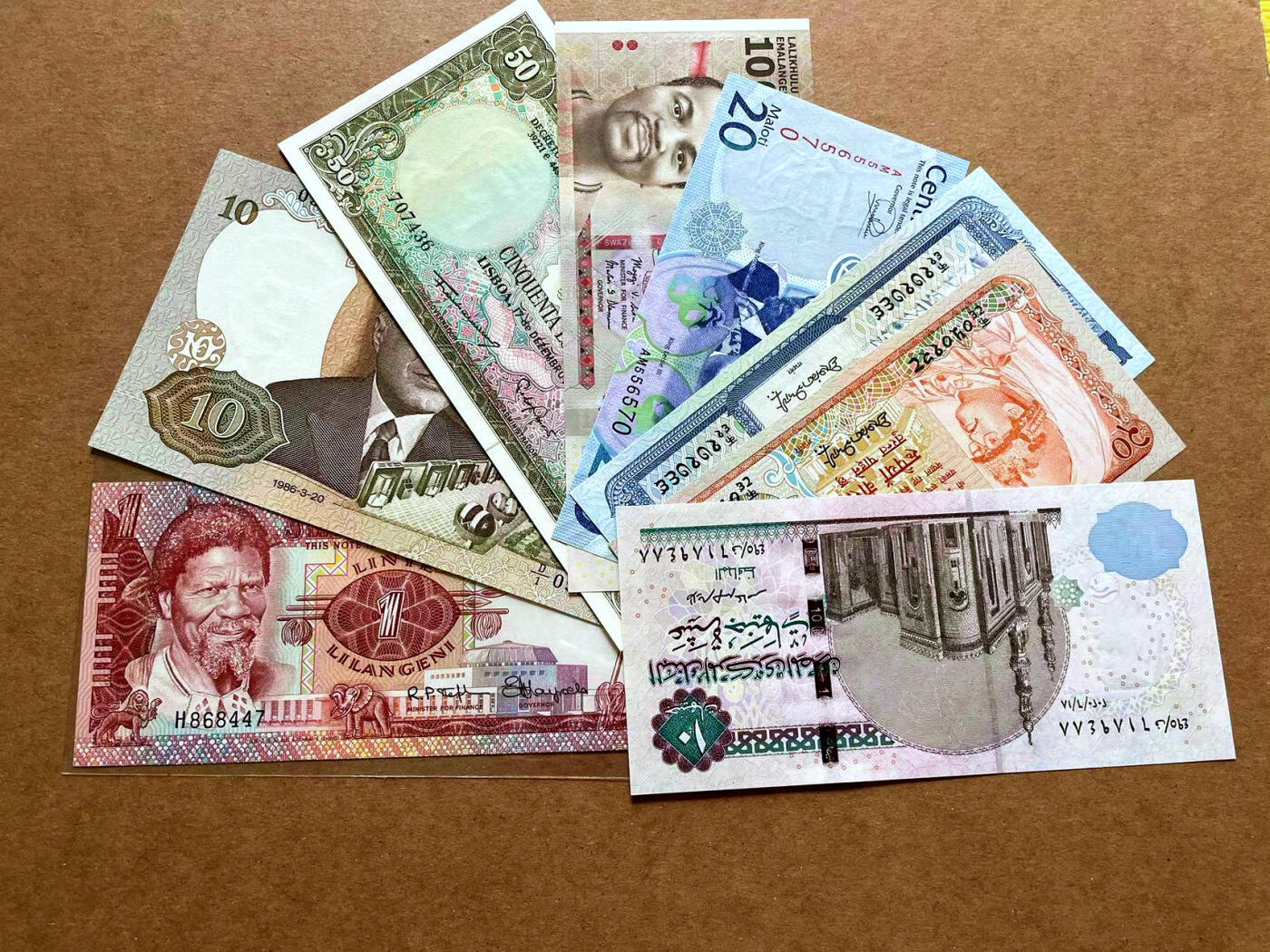 【Blue Auction】✨世界纸币精拍第489期【精】 【一组8张】多国纸币一组 UNC（个别有瑕疵）