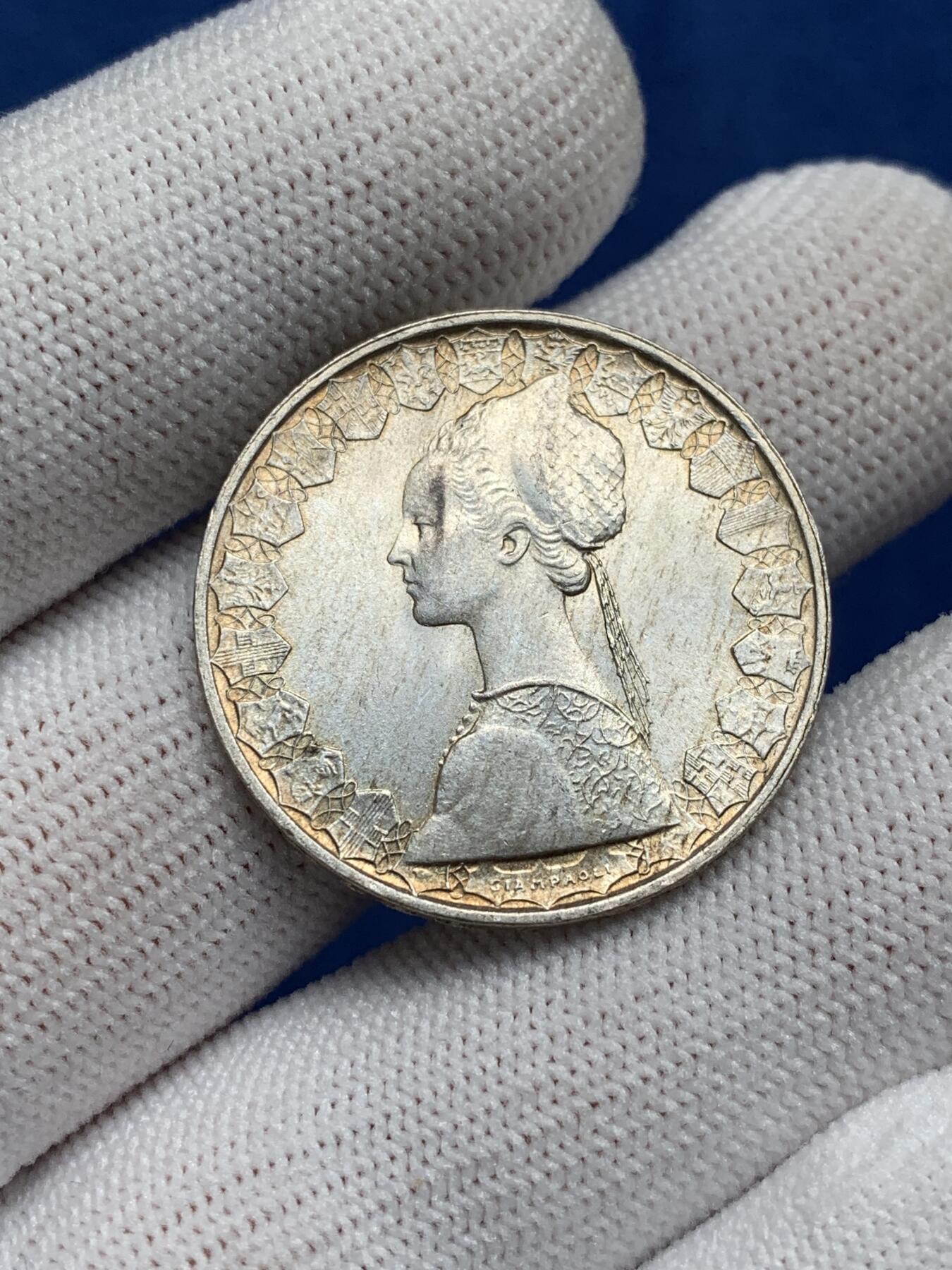 《竞宝斋》第277场- 周日，周一 2场连拍 （全场包邮） 两枚一组 意大利美女帆船500里拉银币 未使用品