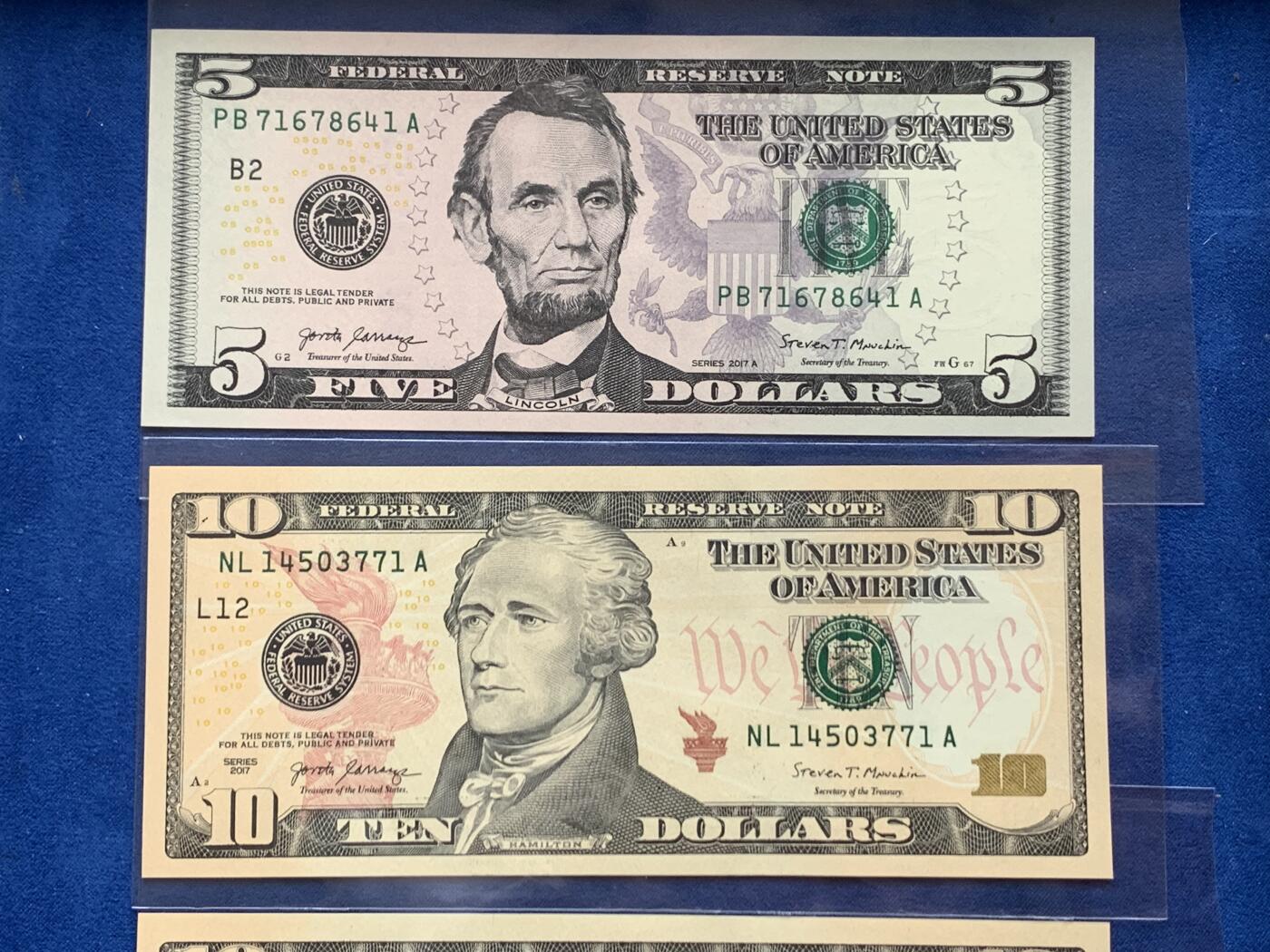 《竞宝斋》第277场- 周日，周一 2场连拍 （全场包邮） 4张1美元，1张5美元，2张10美元，赠1张朝鲜纸币 合计29美元 品相很好刀拆