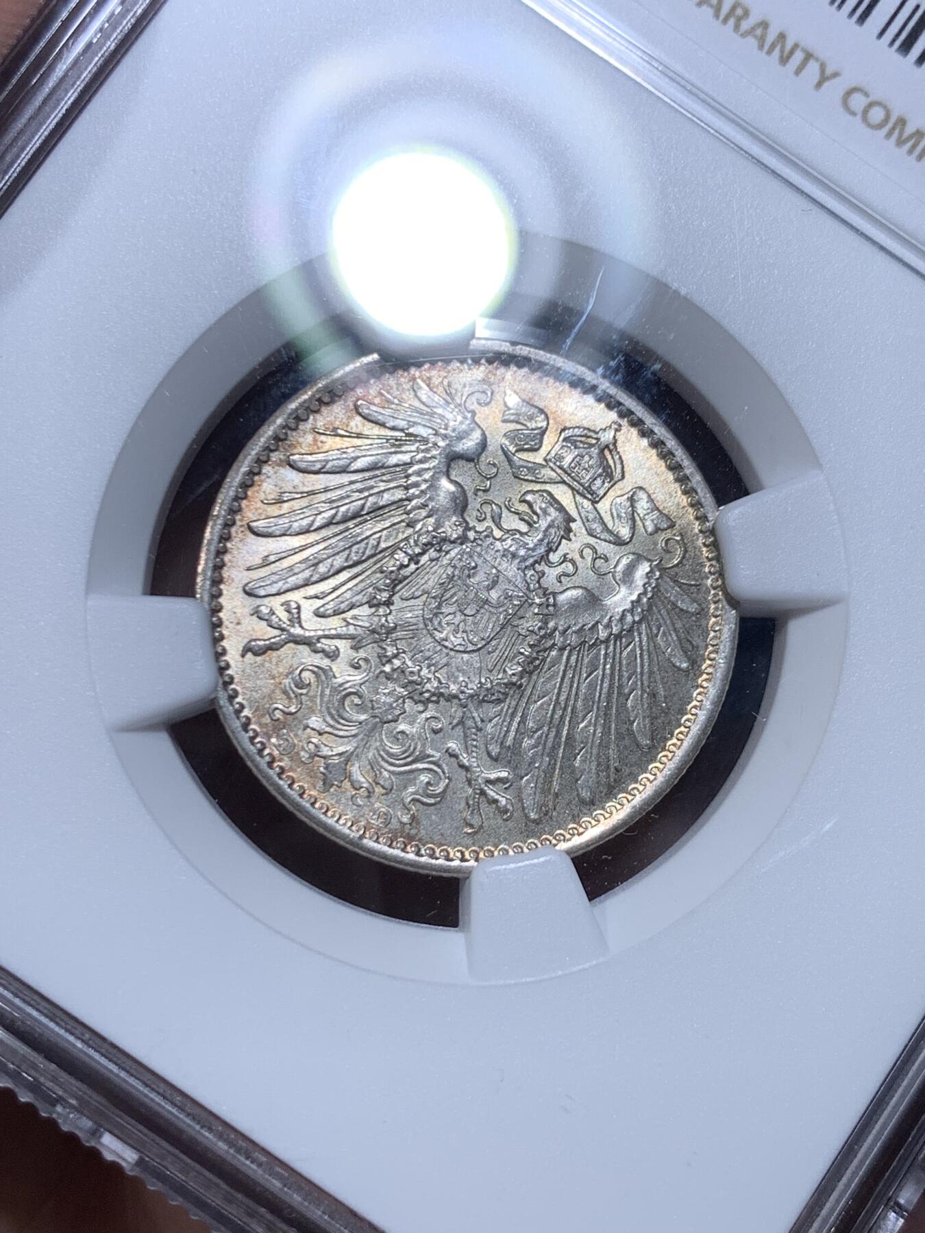 《竞宝斋》第277场- 周日，周一 2场连拍 （全场包邮） NGC MS67 德国1914-D 1马克银币 卷拆的几枚送上海给出的唯一极高分，送评过的该懂其含金量，币面状态如同刚刚铸造，光晕流转没有丝毫阻碍，深打德意志鹰栩栩如生，淡彩包浆自然生动，无可挑剔。