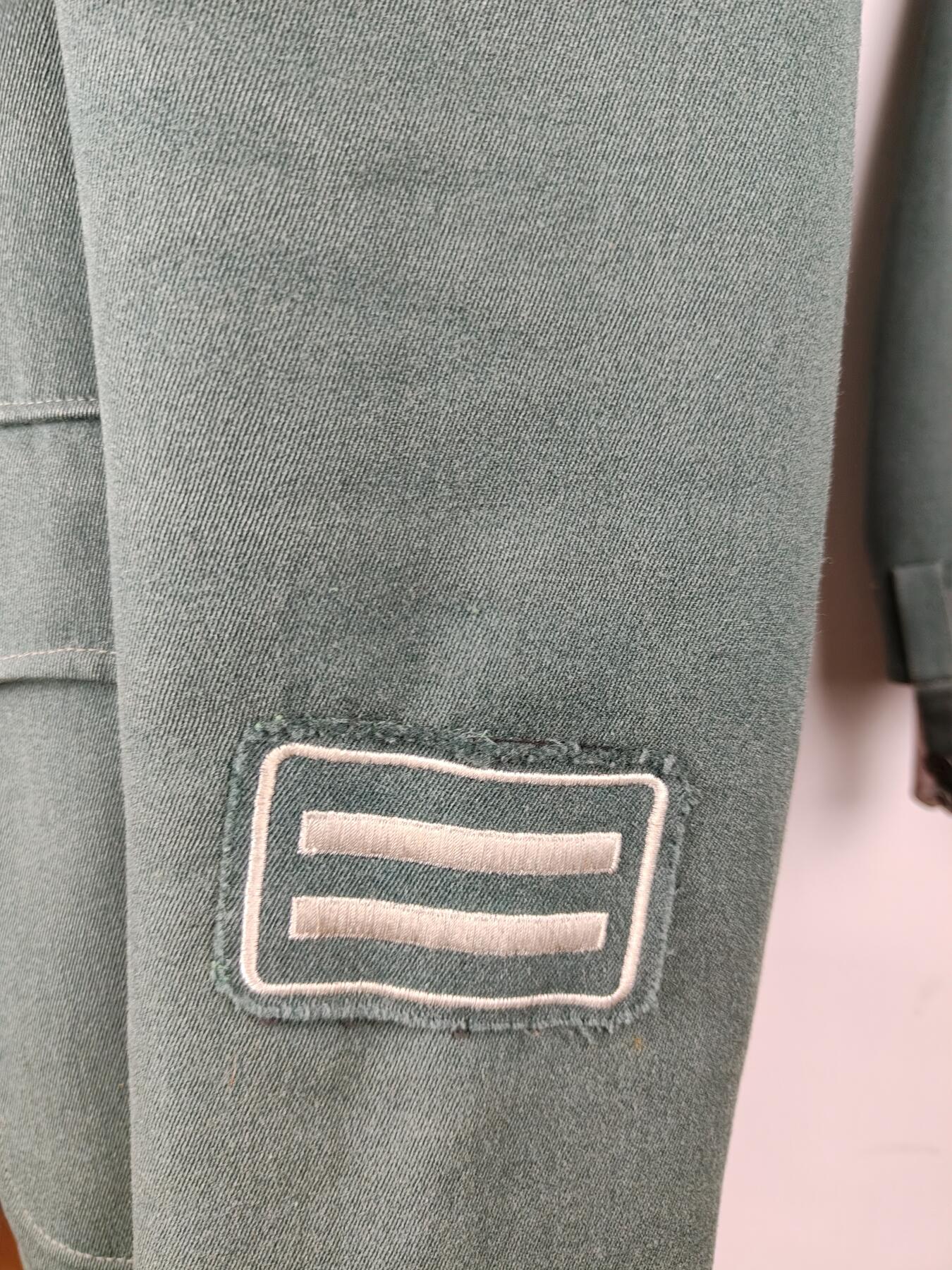 全场0元起拍 第164期 咸鱼国勋章拍卖专场 6月12日（周三）下午6：00开始 西德黑森警察制服一套 胸围116 肩宽48 衣长79 袖长78 腰围100 裤长105