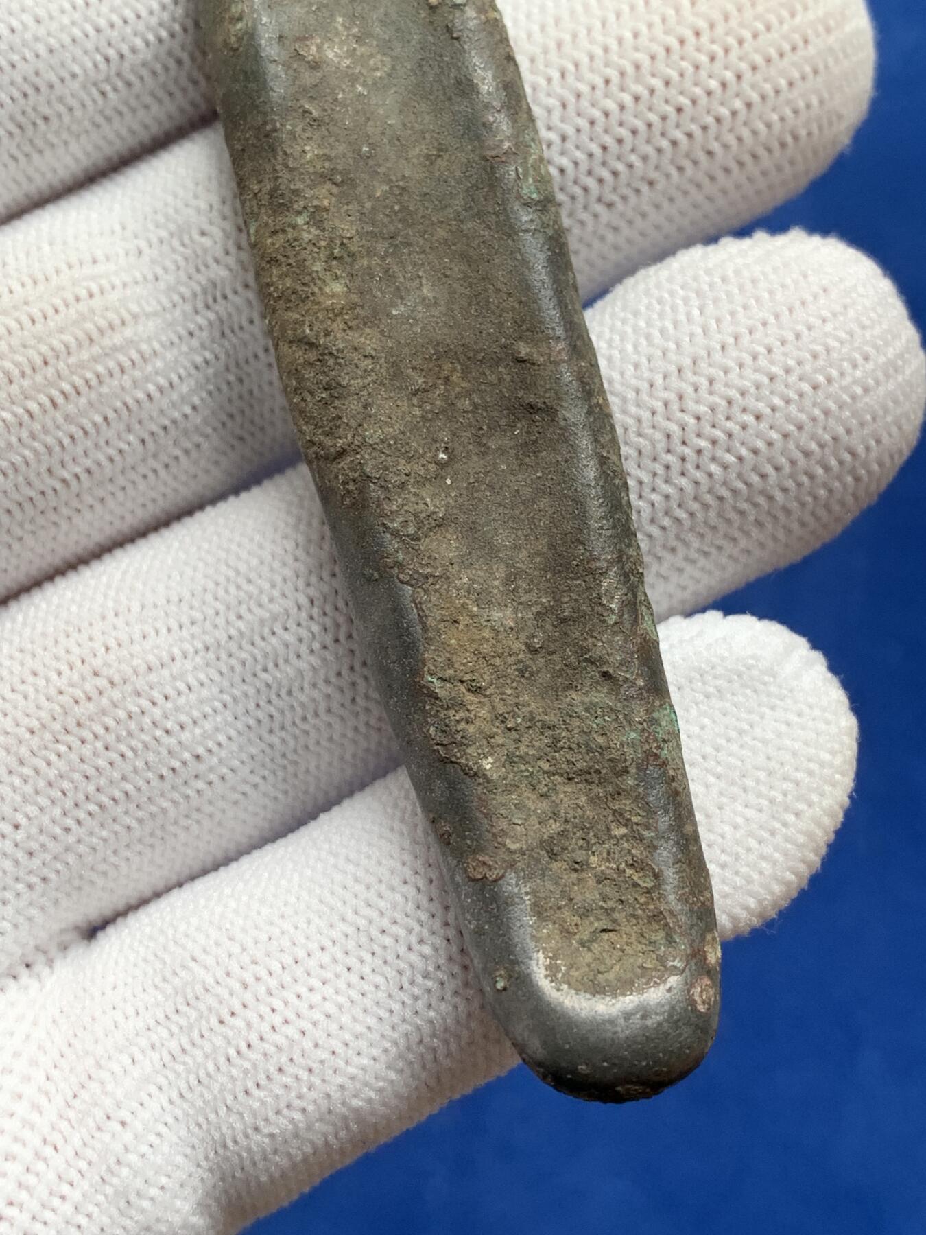 《竞宝斋》第277场- 周日，周一 2场连拍 （全场包邮） 泰国 暹罗国 素可泰王朝 大型虎舌铜条 元末明初 400年历史 重量69克