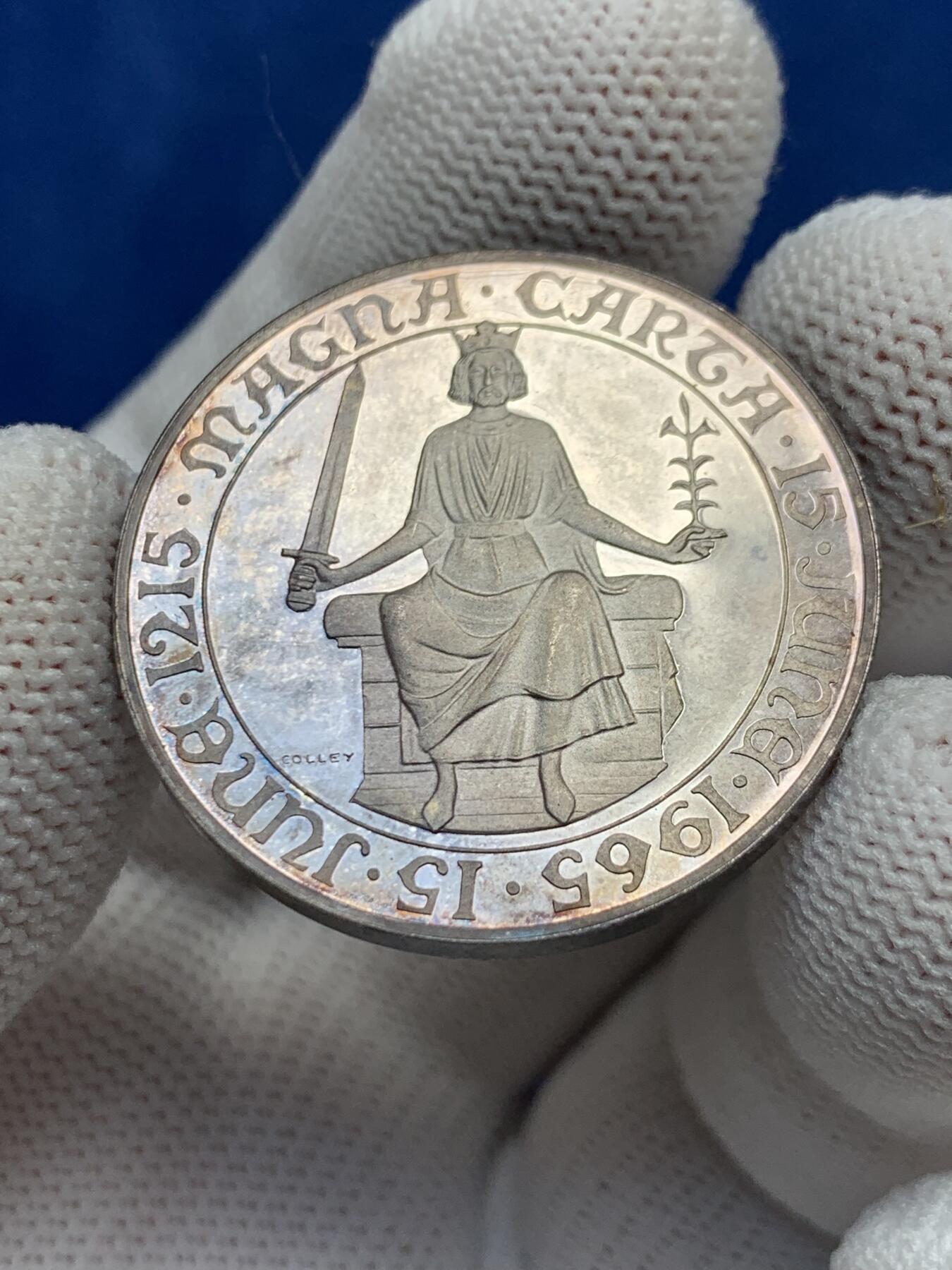 《竞宝斋》第277场- 周日，周一 2场连拍 （全场包邮） 1965年英国纪念大宪章签署750周年纪念银章 精制镜面工艺 全原银光 重14克 32.1mm 少见品种