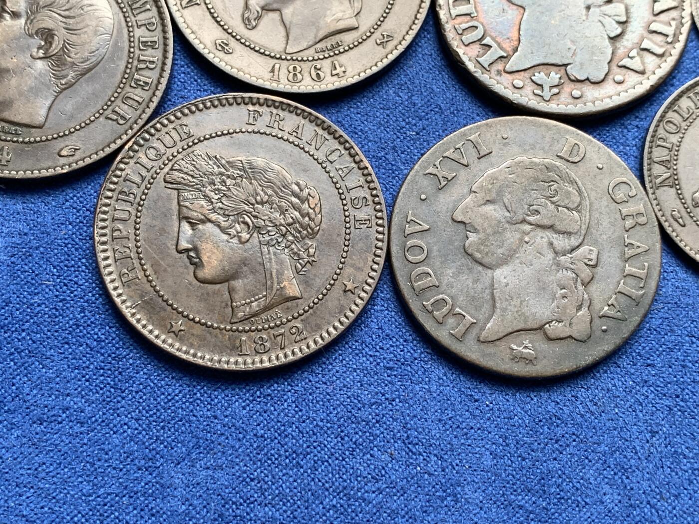 《竞宝斋》第277场- 周日，周一 2场连拍 （全场包邮） 8枚一组 法国铜币 1785+1791年路易十六1苏，1854+1864+1872年10生丁，1854年5生丁和1849+1853年1生丁，品种多样，个别罕见，细节见图