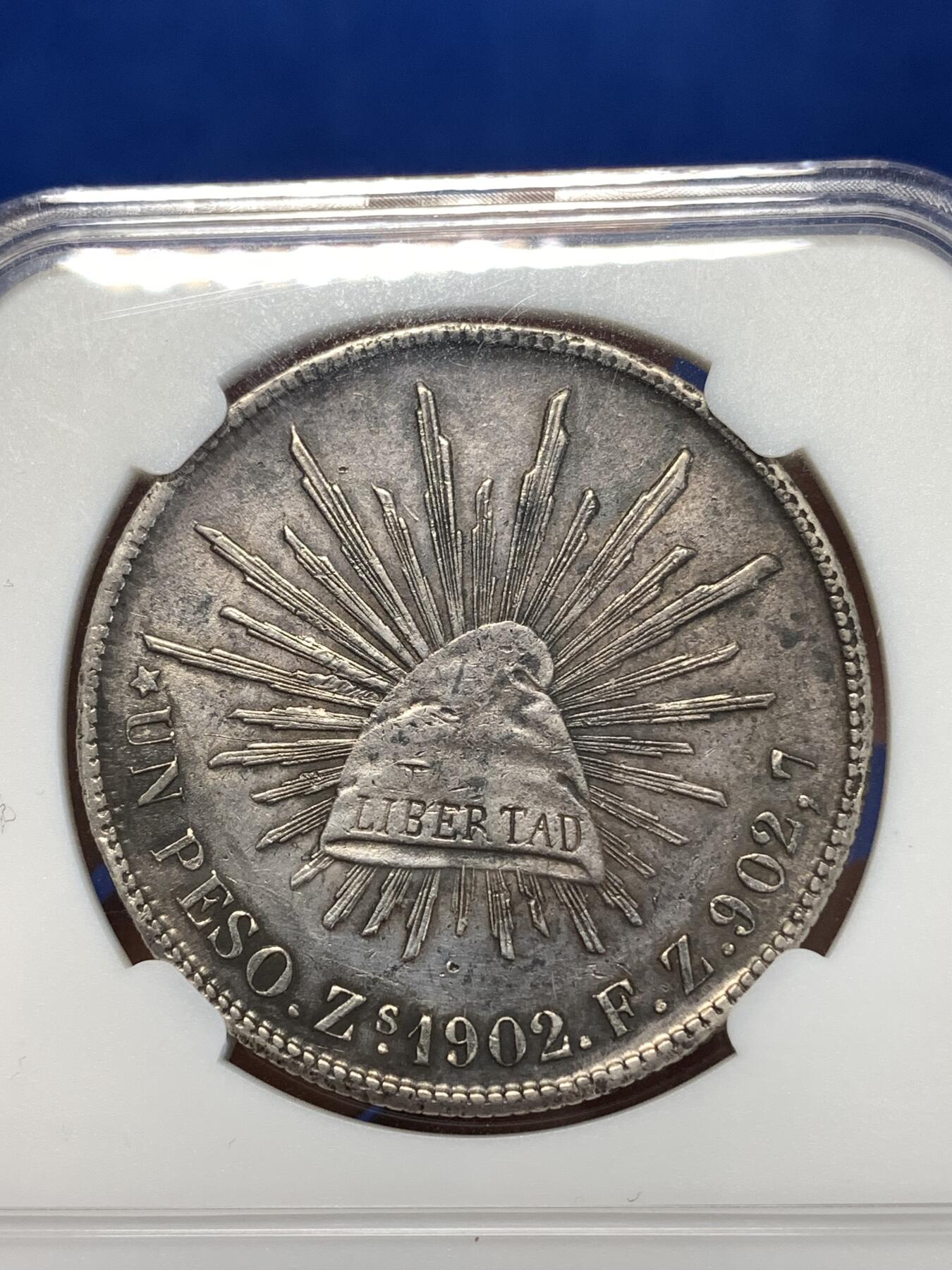 《竞宝斋》第277场- 周日，周一 2场连拍 （全场包邮） 1902年墨西哥直边鹰洋1比索 版别zs fz 原公博au拆盒 整体深打羽毛清晰 细节见图