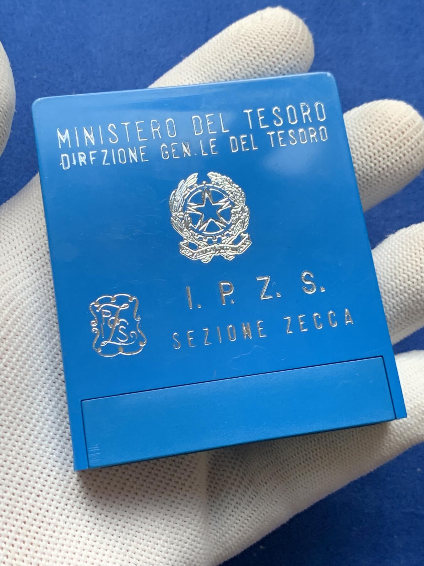 《竞宝斋》第277场- 周日，周一 2场连拍 （全场包邮） 意大利1981年500里拉纪念银币（带原盒）