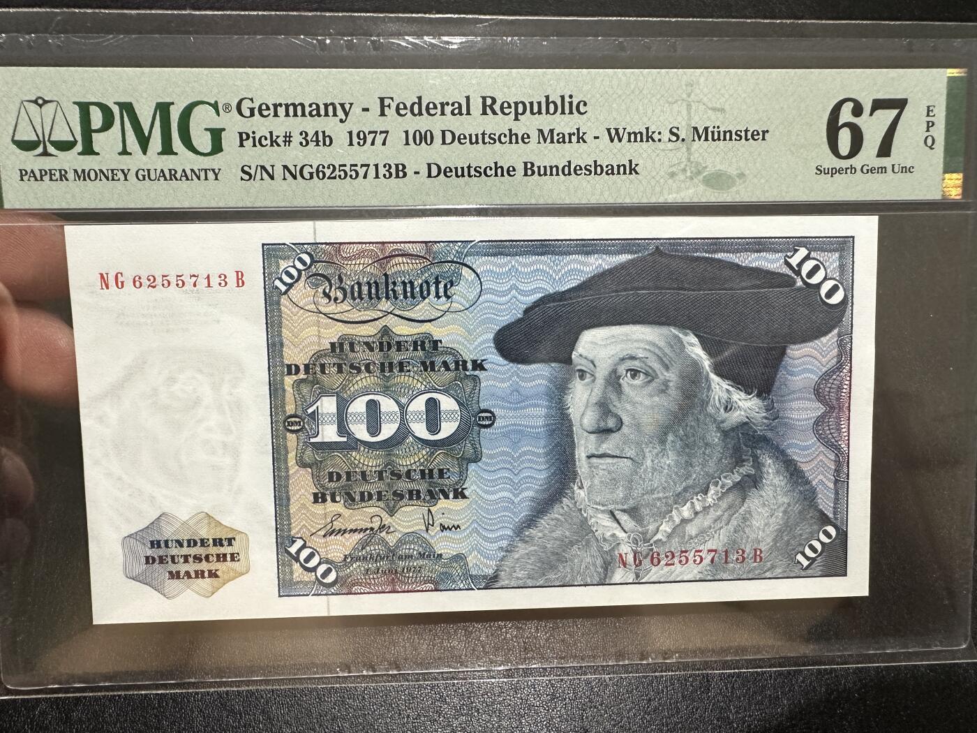 《外钞收藏家》第三百八十二期 1977年德国100马克 PMG67