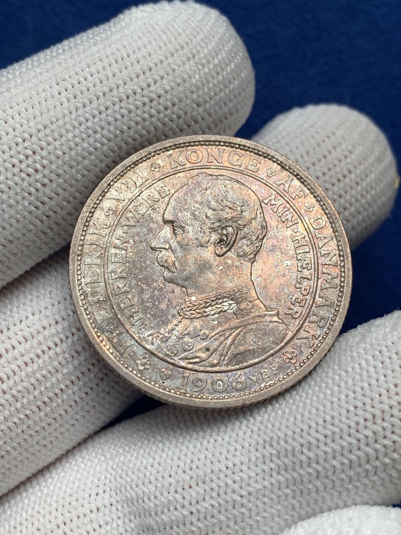 《竞宝斋》第277场- 周日，周一 2场连拍 （全场包邮） 1906年丹麦国王2克朗银币 双面五彩包浆