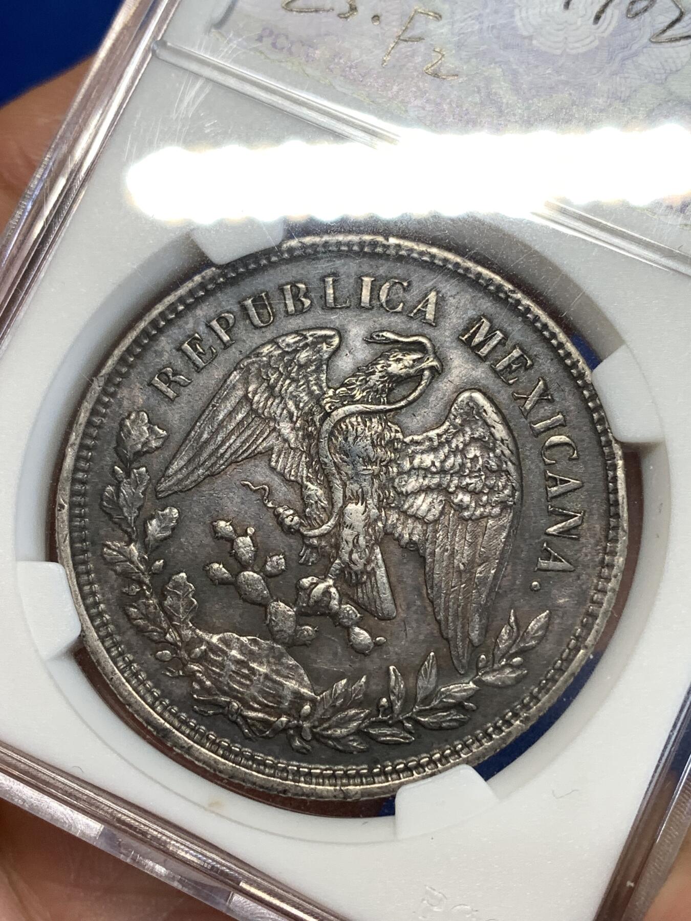 《竞宝斋》第277场- 周日，周一 2场连拍 （全场包邮） 1902年墨西哥直边鹰洋1比索 版别zs fz 原公博au拆盒 整体深打羽毛清晰 细节见图