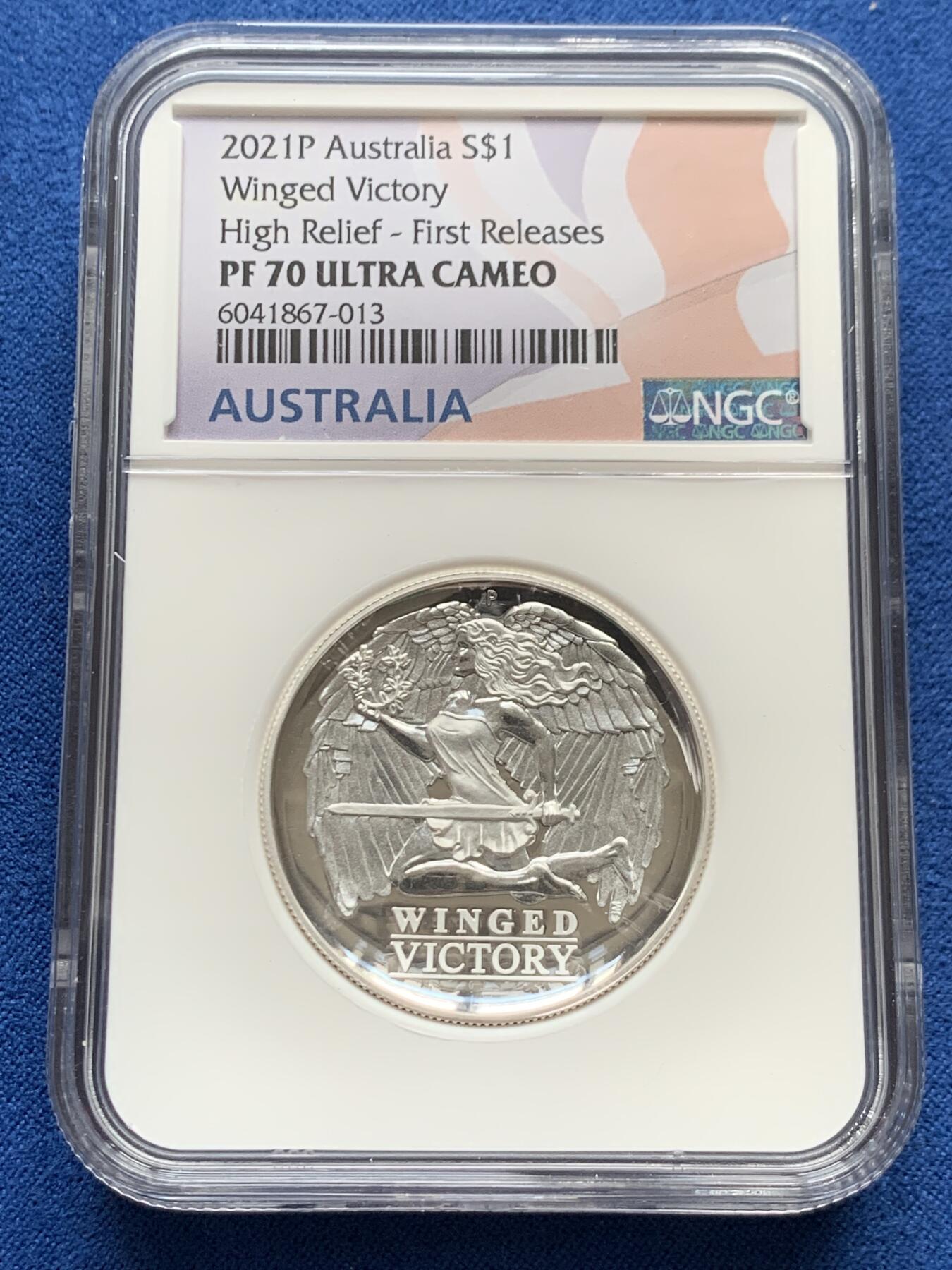 《竞宝斋》第277场- 周日，周一 2场连拍 （全场包邮） 蓝标NGC PF70UC 澳大利亚2021年胜利女神高浮雕1澳元精制银币 限量3000枚 海外市价250美金 盒证齐全 1盎司 999银 32.6mm