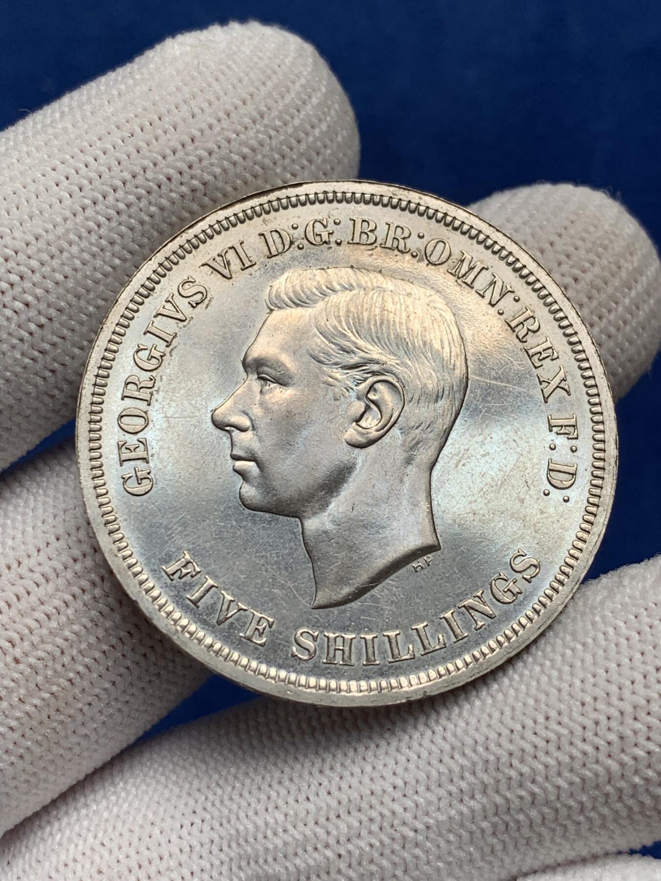 《竞宝斋》第277场- 周日，周一 2场连拍 （全场包邮） 英国 最后的 镍马剑 1951 红盒带证书 细节见图