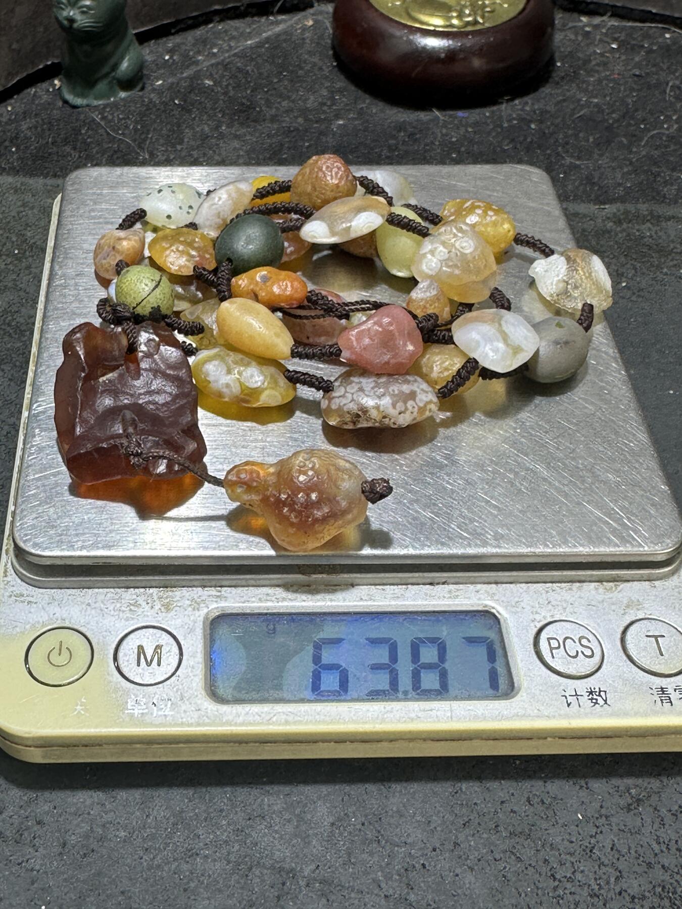 精美阿拉善彩珠彩眼玛瑙编织项链一条，