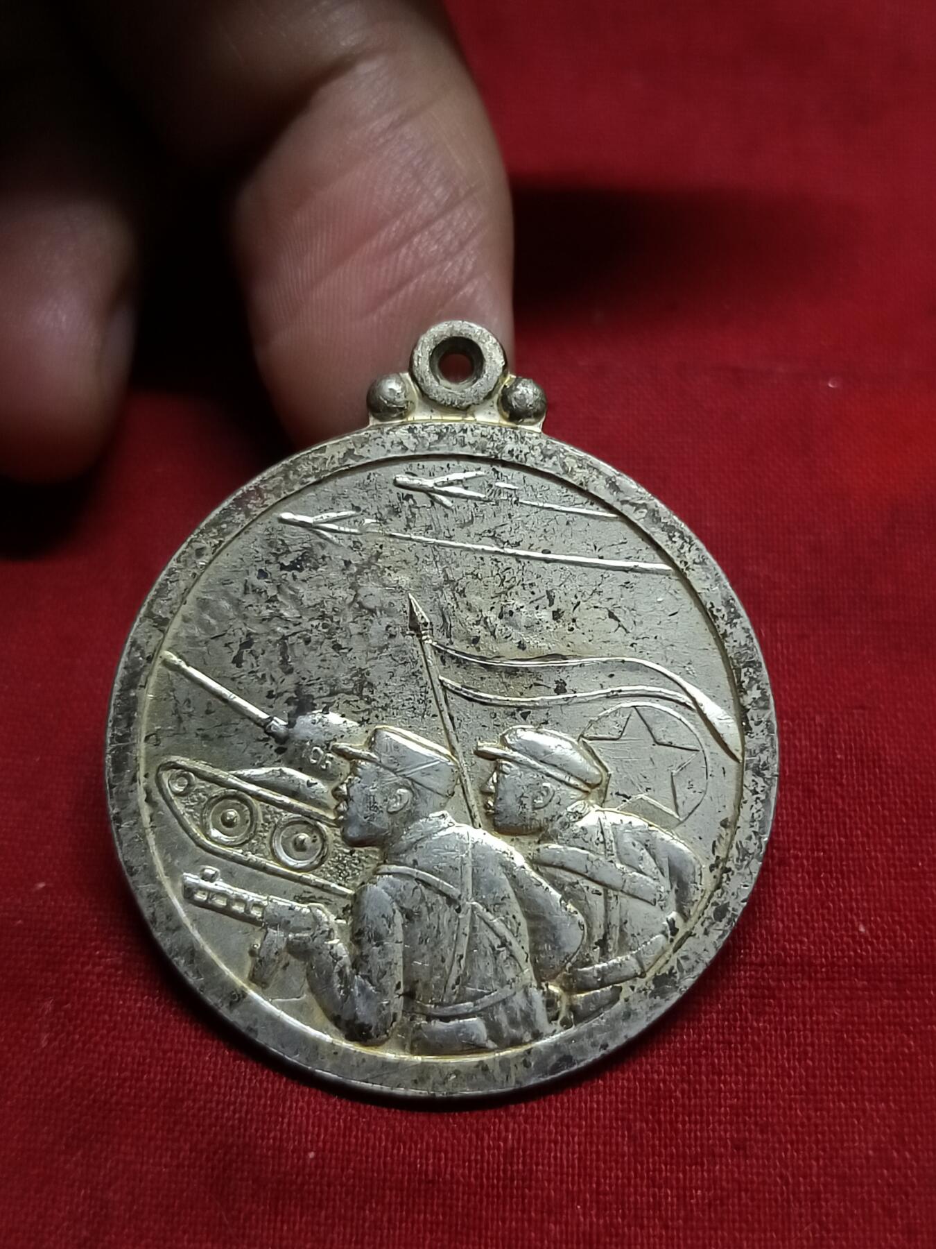 🇨🇳红色纪念～徽章专拍 1950-1953年朝鲜祖国国旗纪念章头