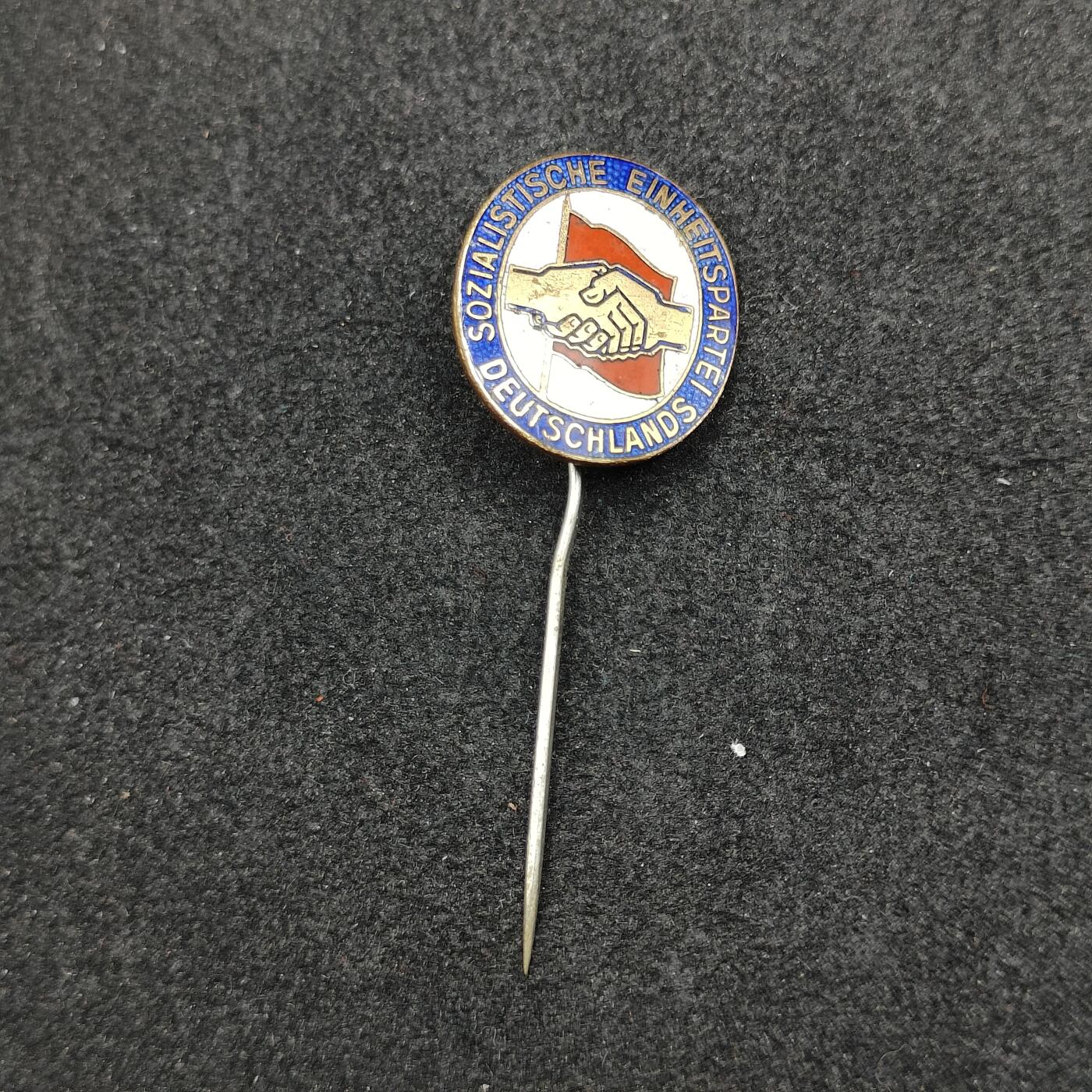 全场0元起拍 第164期 咸鱼国勋章拍卖专场 6月12日（周三）下午6：00开始 稀少大型 东德社会统一党珐琅党徽