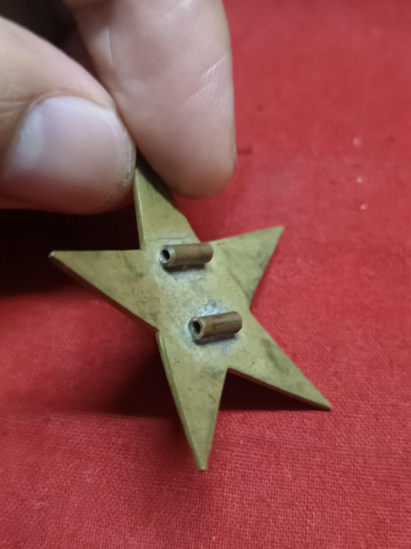 🇨🇳红色纪念～徽章专拍 50式铁路帽徽，铜制油漆版