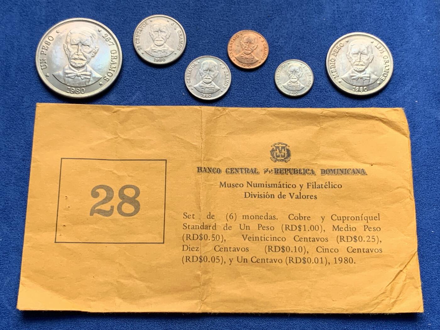 《竞宝斋》第277场- 周日，周一 2场连拍 （全场包邮） 多米尼加1980年套币6枚 未流通品 带该国中央银行纸袋