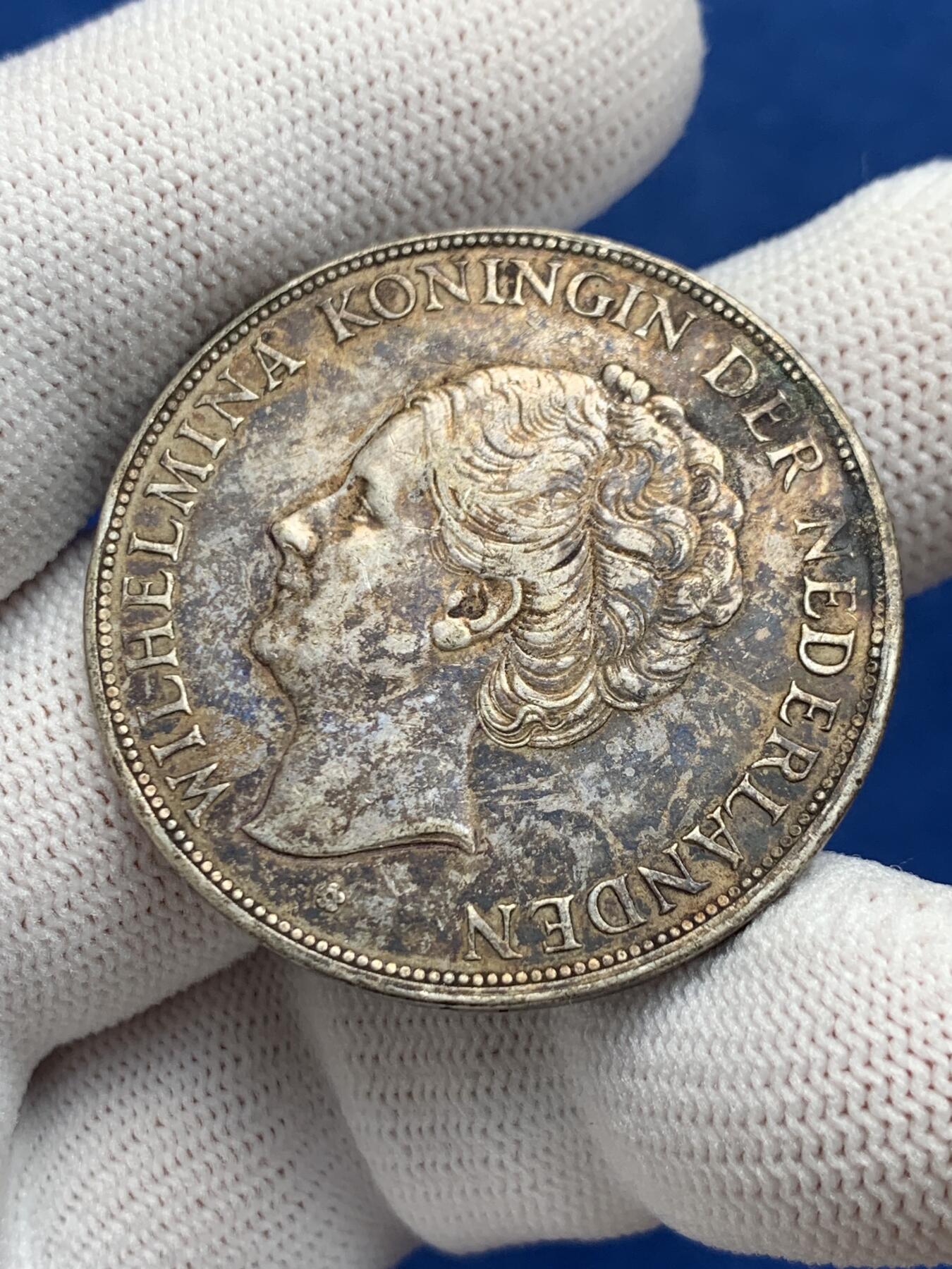 《竞宝斋》第277场- 周日，周一 2场连拍 （全场包邮） 1930年荷兰威廉敏娜2.5盾银币 原味包浆