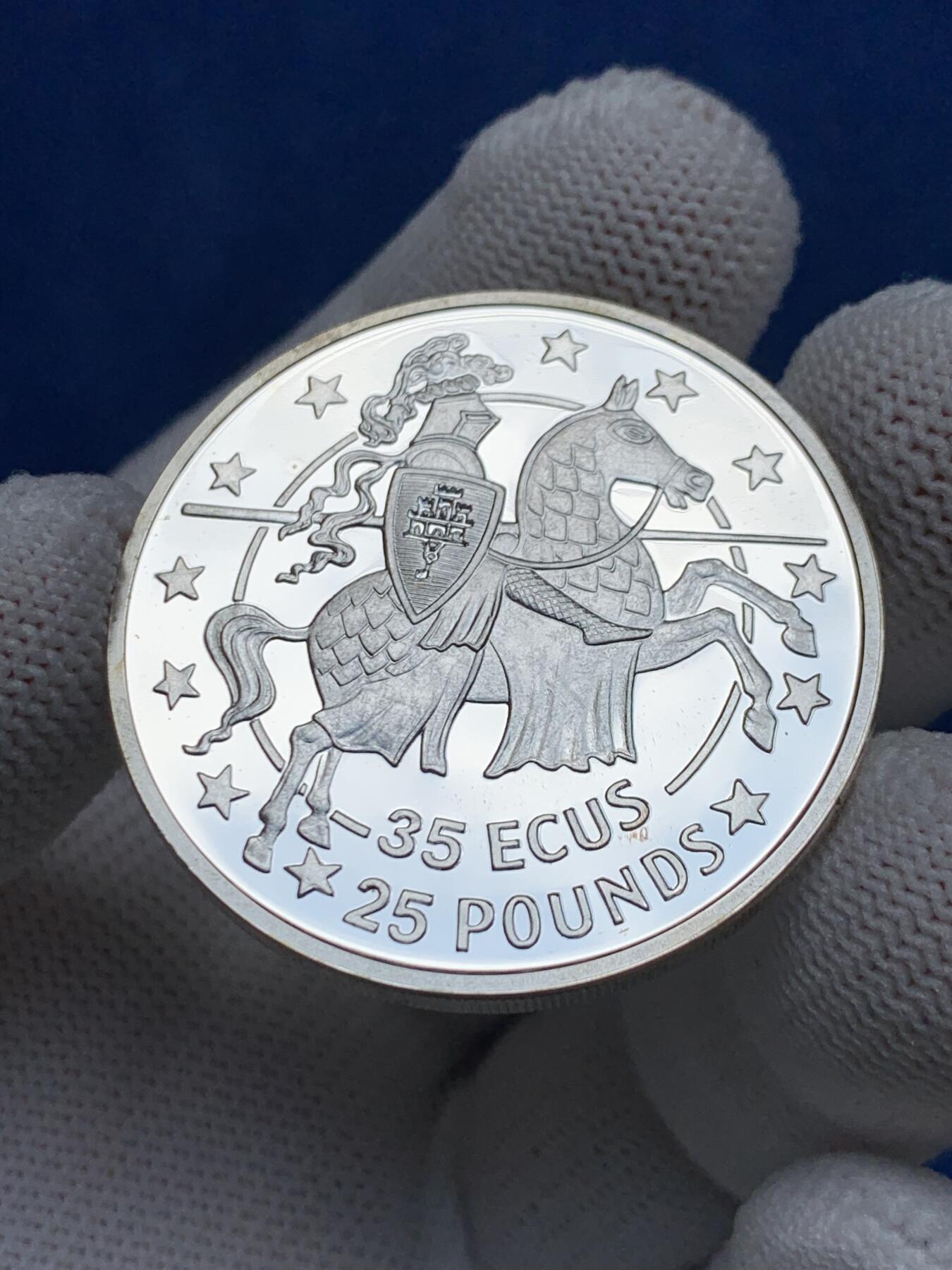 《竞宝斋》第277场- 周日，周一 2场连拍 （全场包邮） 1992年直布罗陀35ECU精制银币 25磅 双面转光UNC状态