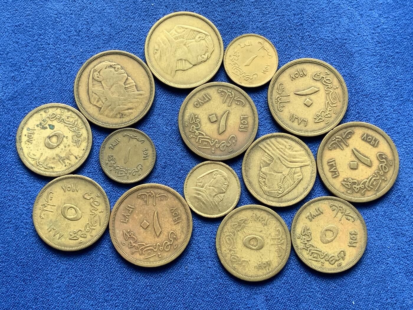 《竞宝斋》第277场- 周日，周一 2场连拍 （全场包邮） 14枚一组 埃及狮身人面像铜币 年份版别多样 细节见图