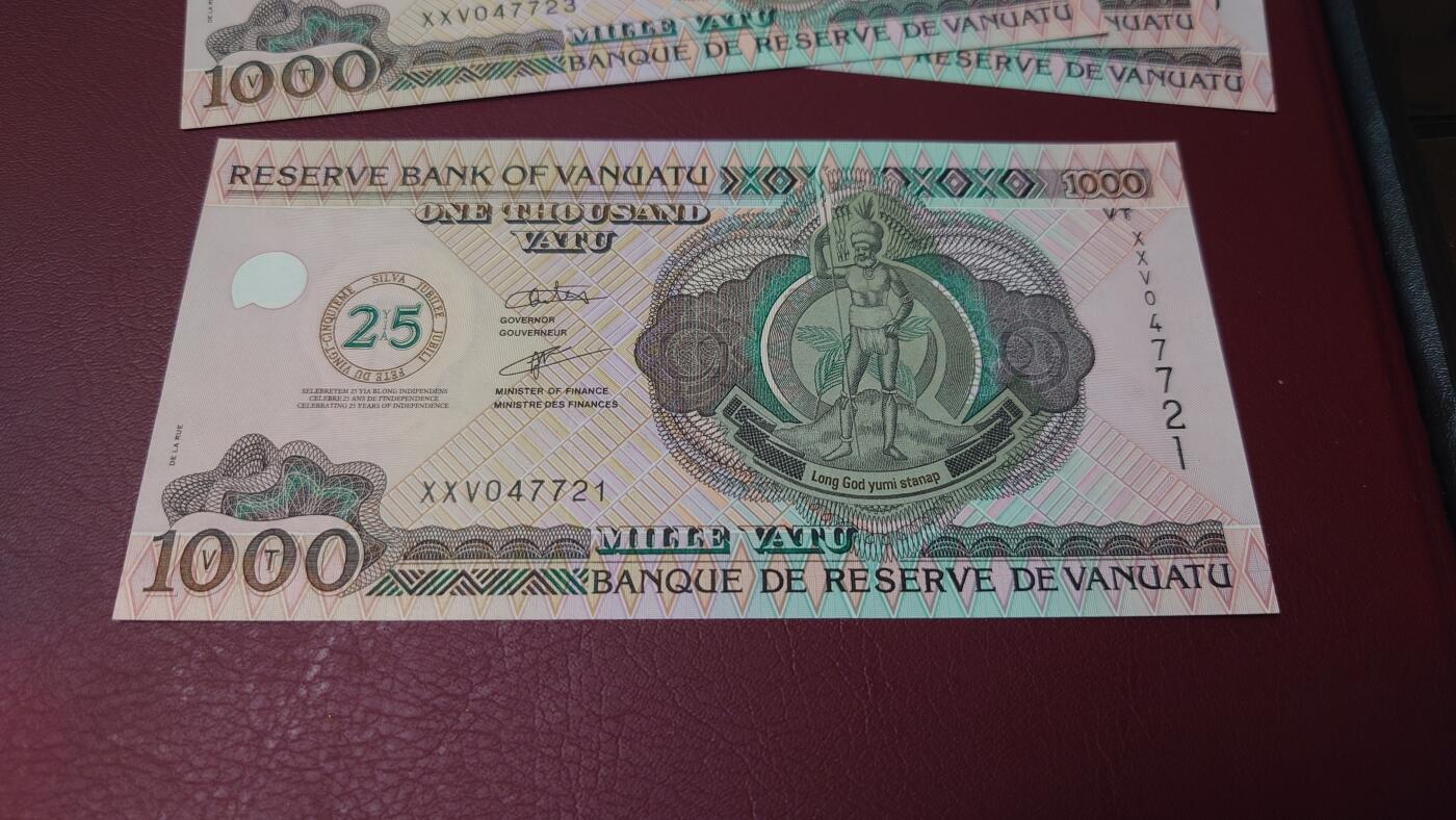 【麦稀奇世界钱币展】精选微拍第113期暨2024年第24期  六月币展新品卖剩存货选购专场 2005年瓦努阿图1000 纪念钞 全新绝品尾号721