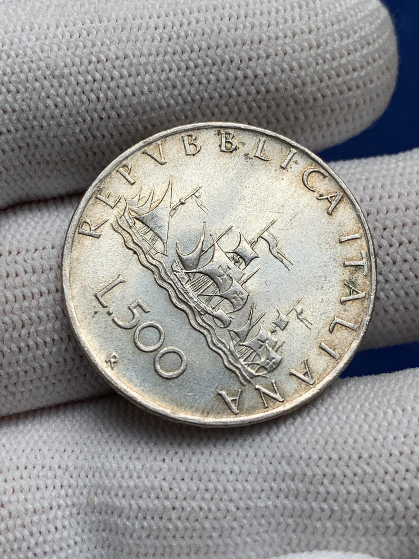 《竞宝斋》第277场- 周日，周一 2场连拍 （全场包邮） 两枚一组 意大利美女帆船500里拉银币 未使用品