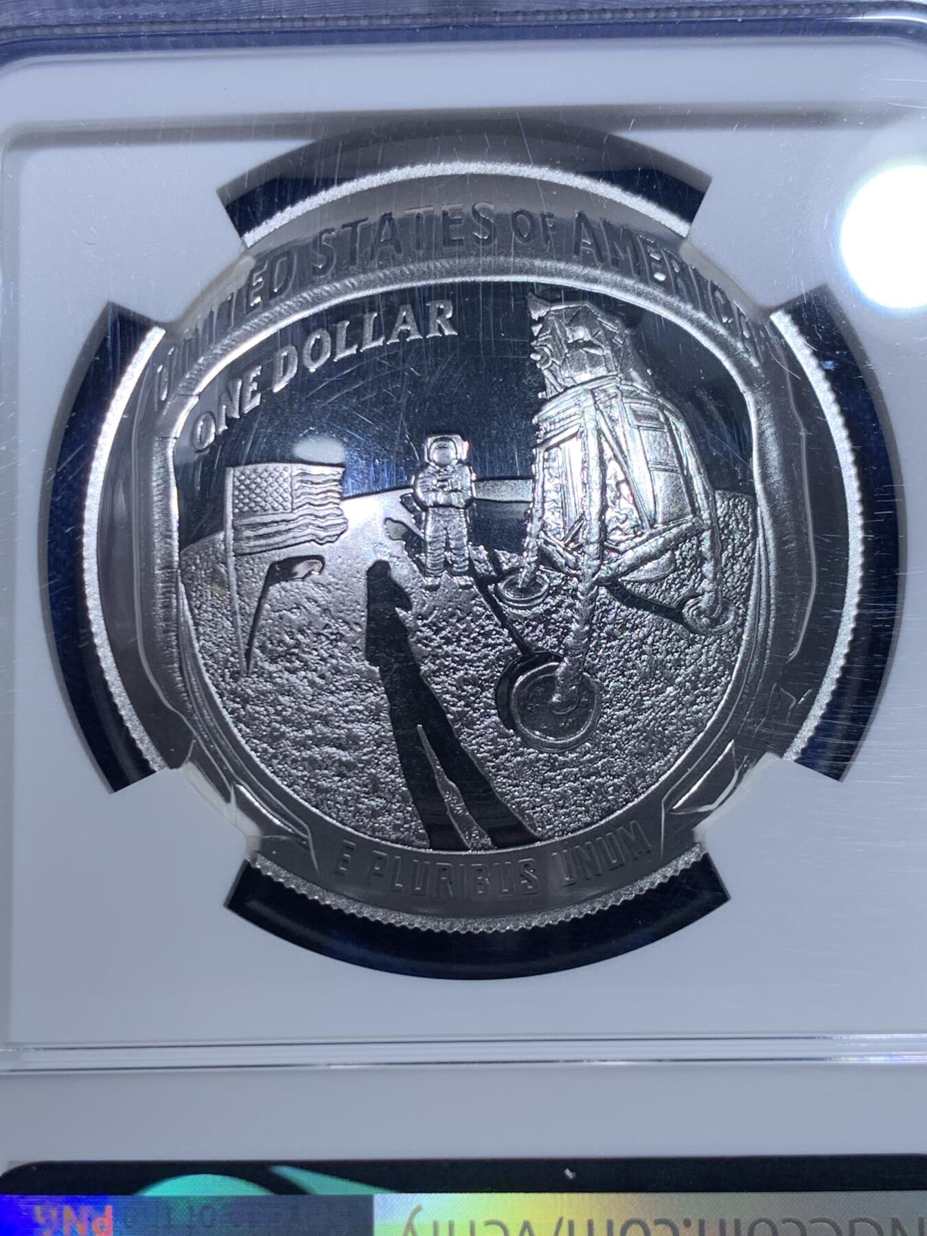 《竞宝斋》第277场- 周日，周一 2场连拍 （全场包邮） 首期NGC PF70UC 美国2019年阿波罗11号登月50周年精制银币 2021年度克劳斯世界硬币大奖赛之年度最佳时事币 限量不可多得 精制币 26.73克 999银 38.1mm