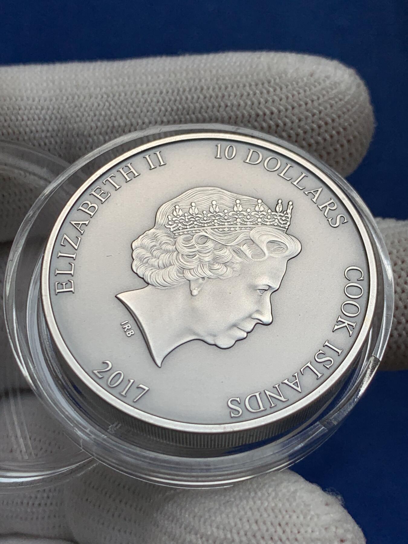 《竞宝斋》第277场- 周日，周一 2场连拍 （全场包邮） 库克2017年北欧神话系列雷神之锤仿古银币 黑化高浮雕工艺 限量999枚 盒证齐全 精制币 2盎司 999银 38.61mm 62.2克