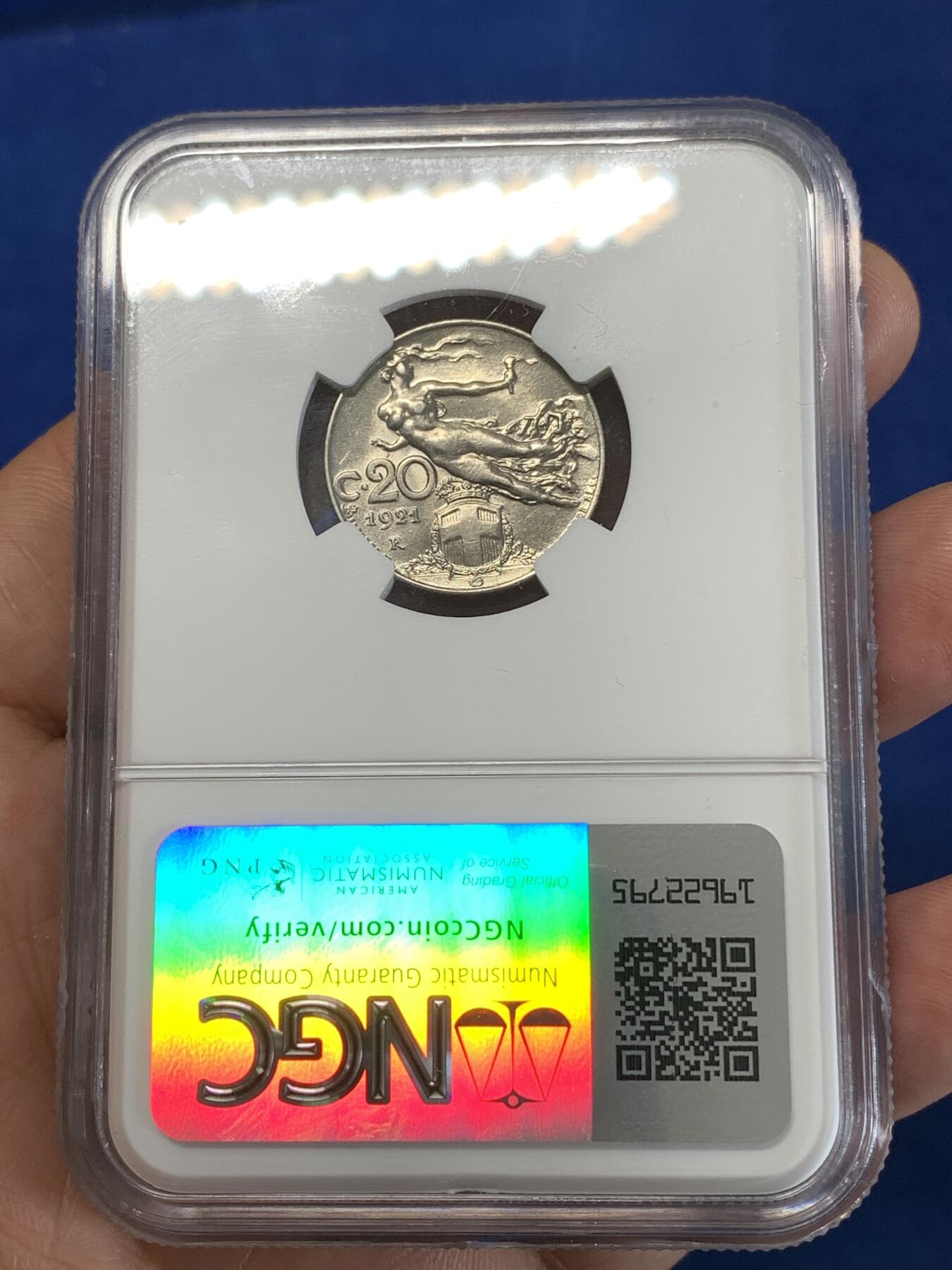 《竞宝斋》第277场- 周日，周一 2场连拍 （全场包邮） NGC MS62 1921R意大利20C 非常经典的图案设计 正反面的人物浮雕感都很强 形象立体 栩栩如生 镍币工艺问题 出分很难