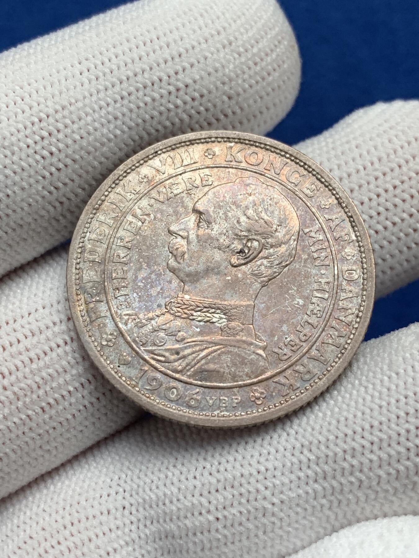 《竞宝斋》第277场- 周日，周一 2场连拍 （全场包邮） 1906年丹麦国王2克朗银币 双面五彩包浆