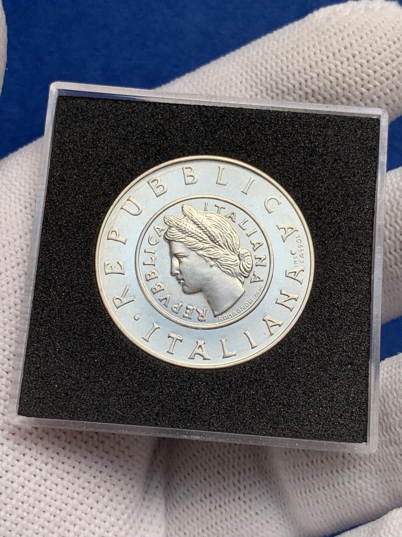 《竞宝斋》第277场- 周日，周一 2场连拍 （全场包邮） 两枚一组 意大利2001年最后的里拉银币