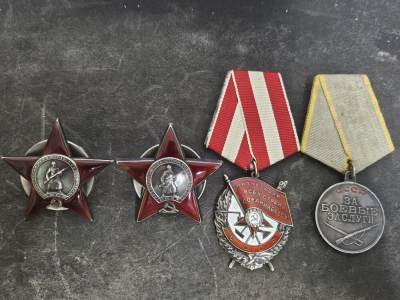 各国勋章奖章拍卖第18期 - 苏联红旗勋章527587号，红星勋章479147、3175143号，战功奖章3018422号套章，少校建立战地公墓获得套章